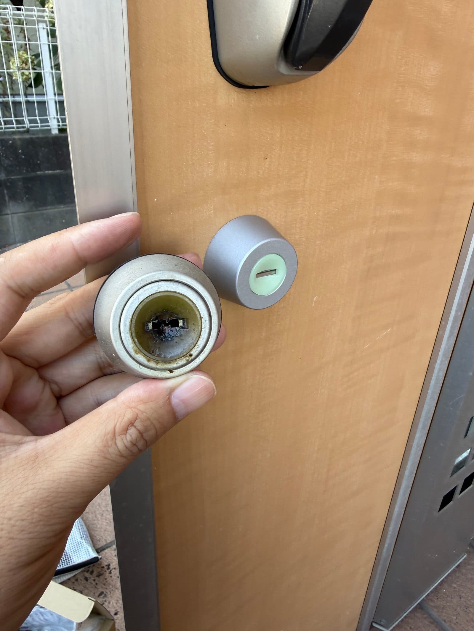 LIXIL製シリンダー交換作業