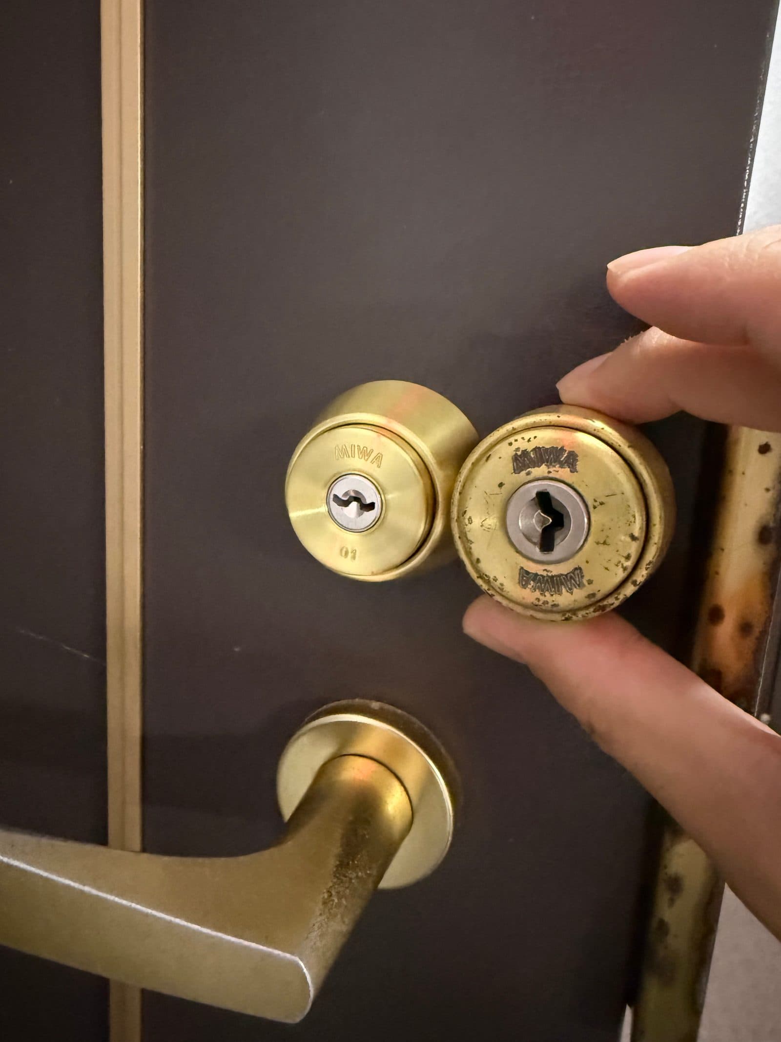 MIWA製シリンダーの交換作業
